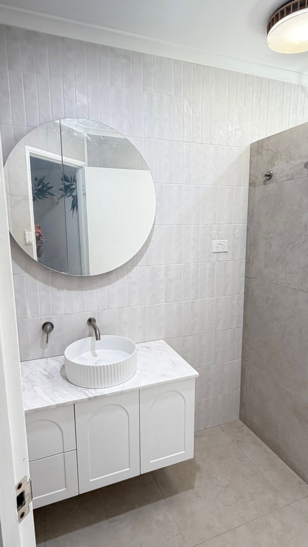 Soft Neutral Ensuite